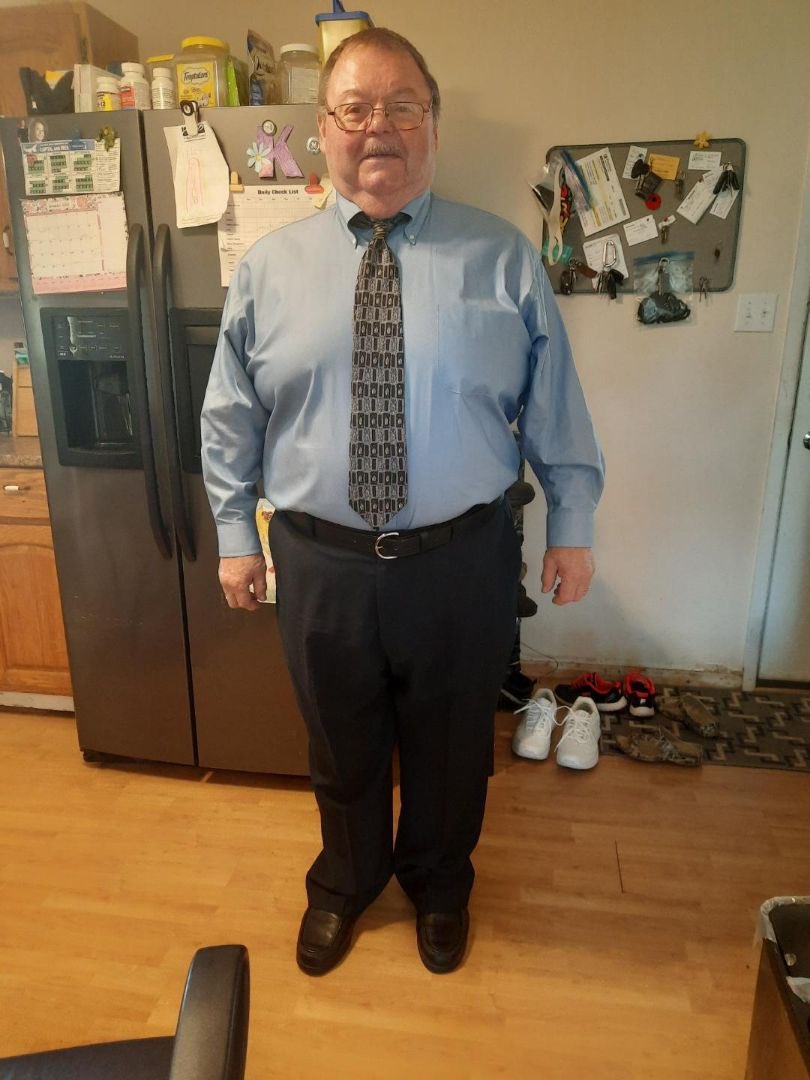 Somebody tell me that my dad DOESNT look like a kindergartener on picture day