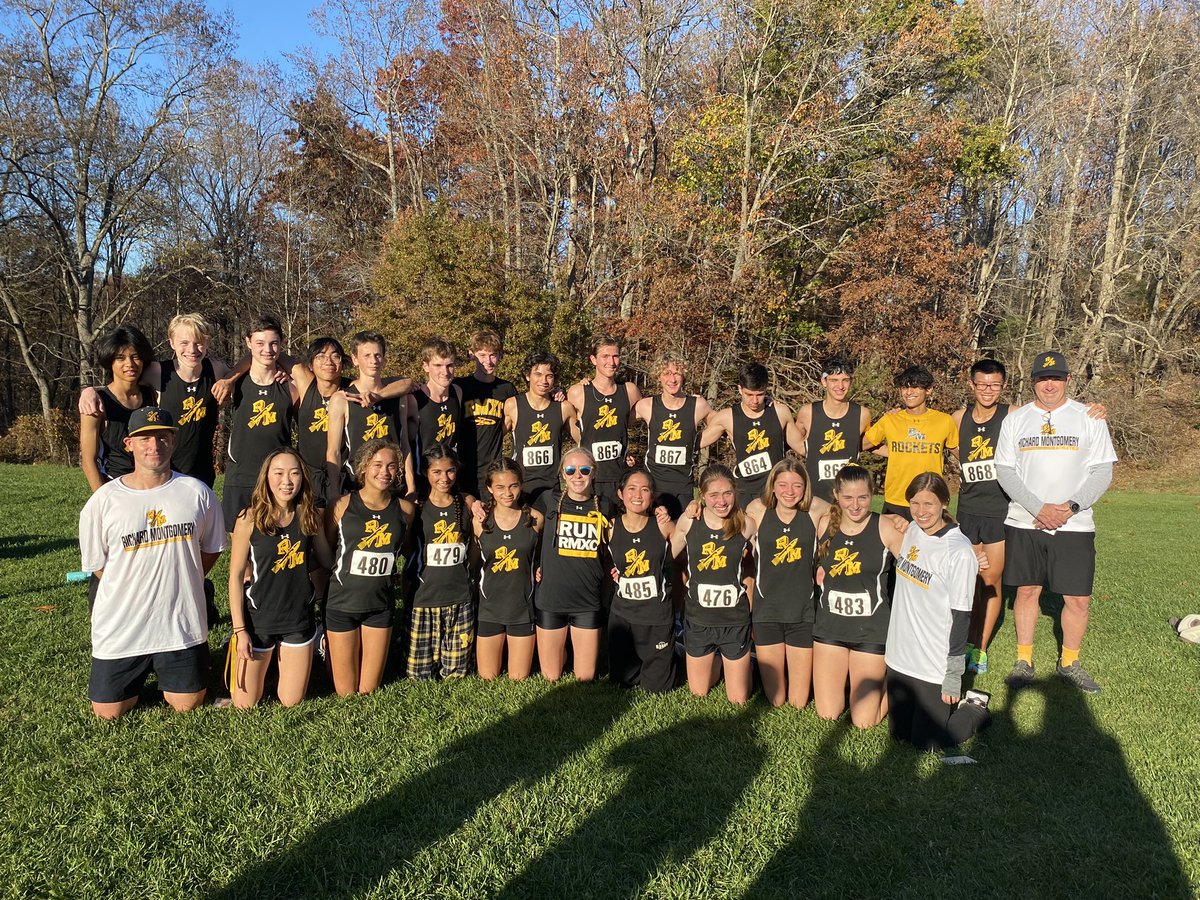 grace_finnegan_'s tweet photo. So so proud of RMXC today! Both the girls and the boys team have advanced to the 4A XC State Championships next Saturday. We are so grateful for Coach Ken, Coach Andrews and Coach Mary for their support and dedication to this team. Way to rock it Rockets!! 💛🖤 https://t.co/tRvRMRg14J