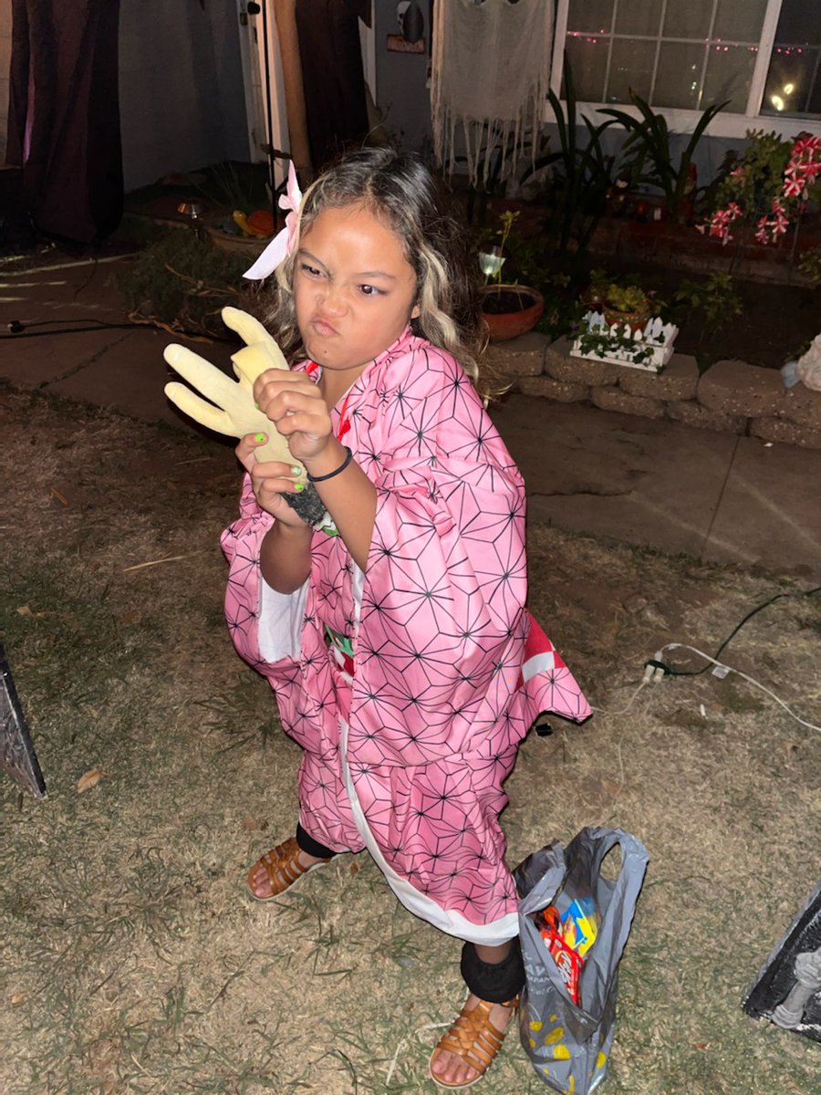 M_McFlyerThanU's tweet photo. Khionii had two costumes in a day just like I usually do. Nezuko and a Creepy doll 😂. She was so happy seeing her costume. Proud papa here fr. Missing you so much babygirl 😔. Can't wait to see you. Halloween next year we up 😁. #MiniAndMe https://t.co/2A6e7SZooq