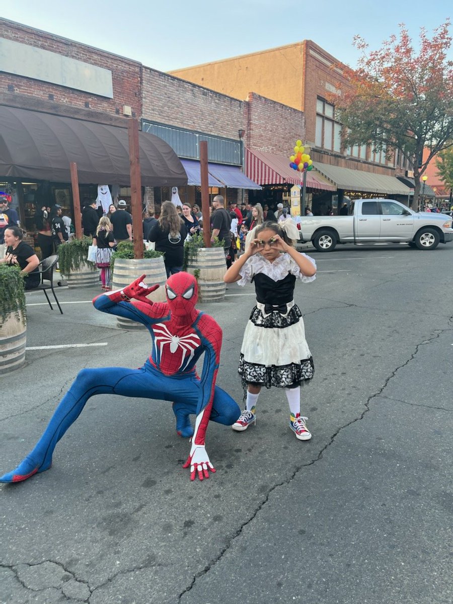 M_McFlyerThanU's tweet photo. Khionii had two costumes in a day just like I usually do. Nezuko and a Creepy doll 😂. She was so happy seeing her costume. Proud papa here fr. Missing you so much babygirl 😔. Can't wait to see you. Halloween next year we up 😁. #MiniAndMe https://t.co/2A6e7SZooq