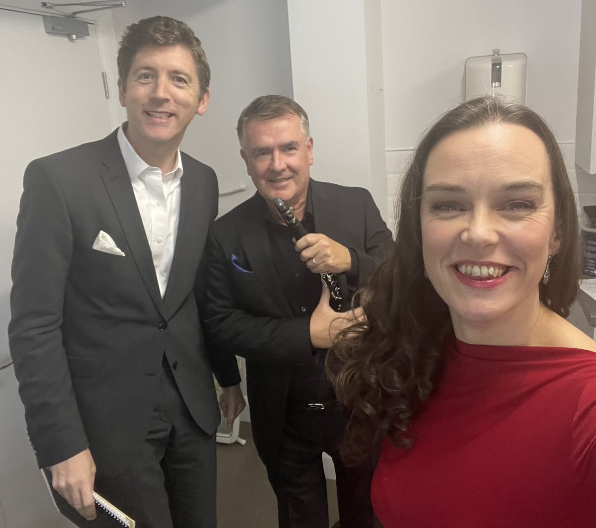 IrishMezzo's tweet photo. The tour got off to a gorgeous start in Manorhamilton tonight. Thanks to The Glens Arts Centre and the wonderful warm audience ♥️ Onward to Ballina! @FinghinCollins #JohnFinucane https://t.co/fqR8XNoaPW