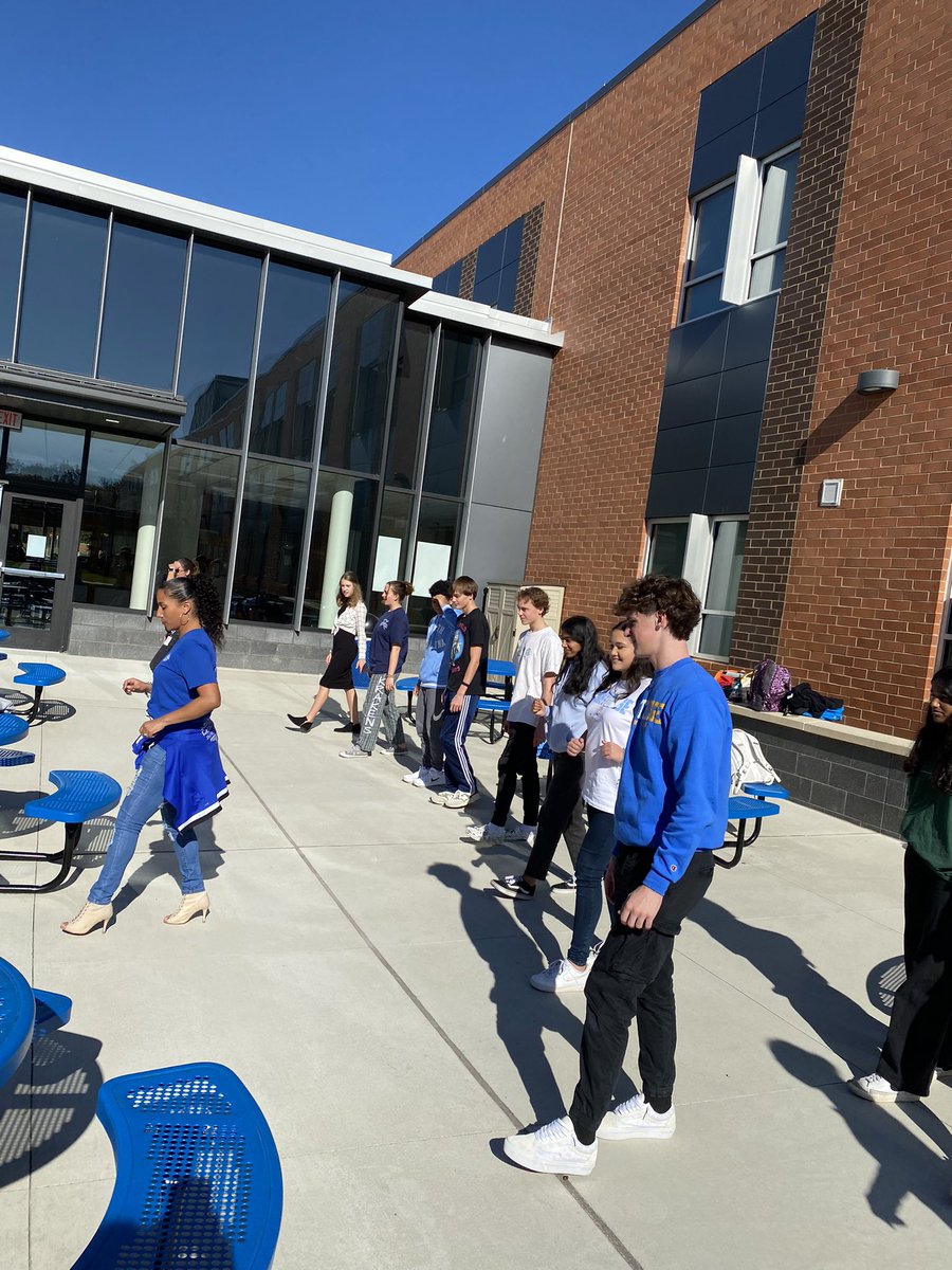IngridRavelo2's tweet photo. Multicultural fair @Lightridge_LCPS 2 days to celebrate our world and its cultures! Students, teachers &amp; the community participated in multicultural activities such as crafts,music, dancing, food, sports, games, conferences, films, food, &amp; more! ❤️🌎🌍
@lightridge_wl @LCPS_WL https://t.co/RgX1lUndwd