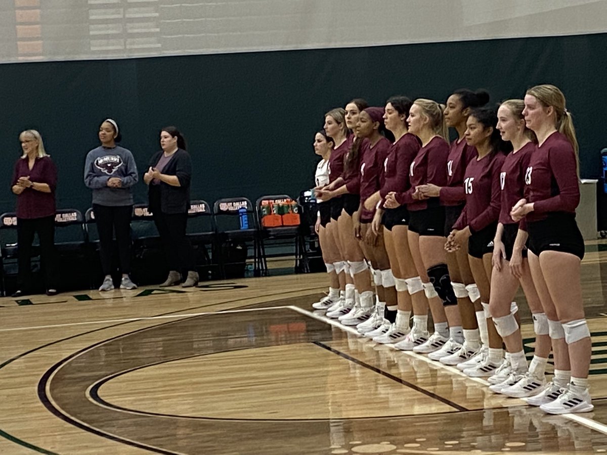 susanlbynum's tweet photo. WarHawks Volleyball in conference tournament. @mcmsports @mcmuniv #LetsGoWarHawks https://t.co/KKy4hwbXpN