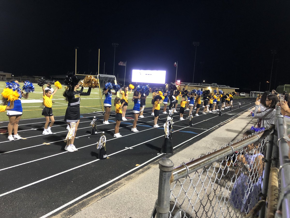 MsZaner's tweet photo. Here to support our @ElementaryMcbee Cheer Squad performing at the @NHSViksFootball homecoming game! Go McBee Go!! #FeederSchoolNight @McBeeThirdGrade @Ms_MMartinez @MsHuerta512 @AustinISD @Mcbee4th @mcasas44 @Amanda03435718 https://t.co/hnYhoxKkWV