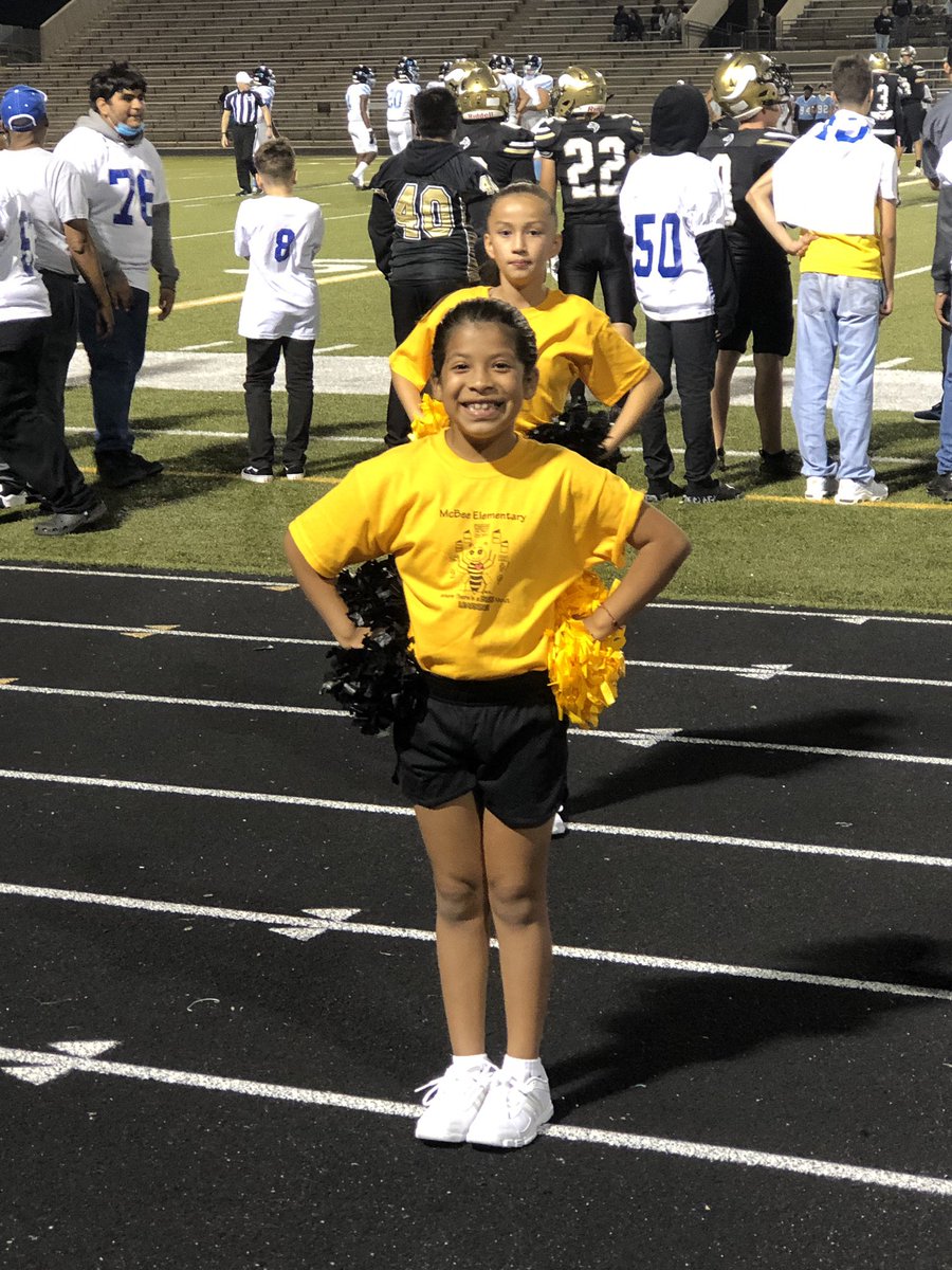 MsZaner's tweet photo. Here to support our @ElementaryMcbee Cheer Squad performing at the @NHSViksFootball homecoming game! Go McBee Go!! #FeederSchoolNight @McBeeThirdGrade @Ms_MMartinez @MsHuerta512 @AustinISD @Mcbee4th @mcasas44 @Amanda03435718 https://t.co/hnYhoxKkWV