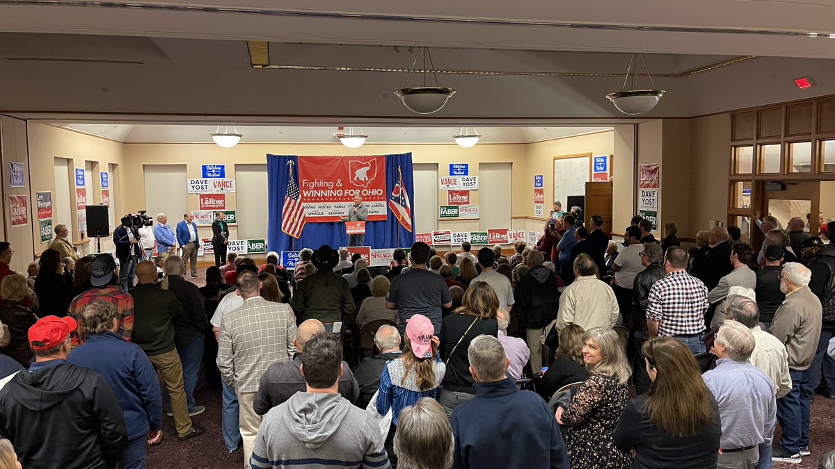RobertCSprague's tweet photo. Last stop of the Fighting and #WinningForOhio bus tour was at a packed room in Brecksville! Thank you everyone that made the first day of the tour so memorable! 5 days! https://t.co/JJskDUkS1F