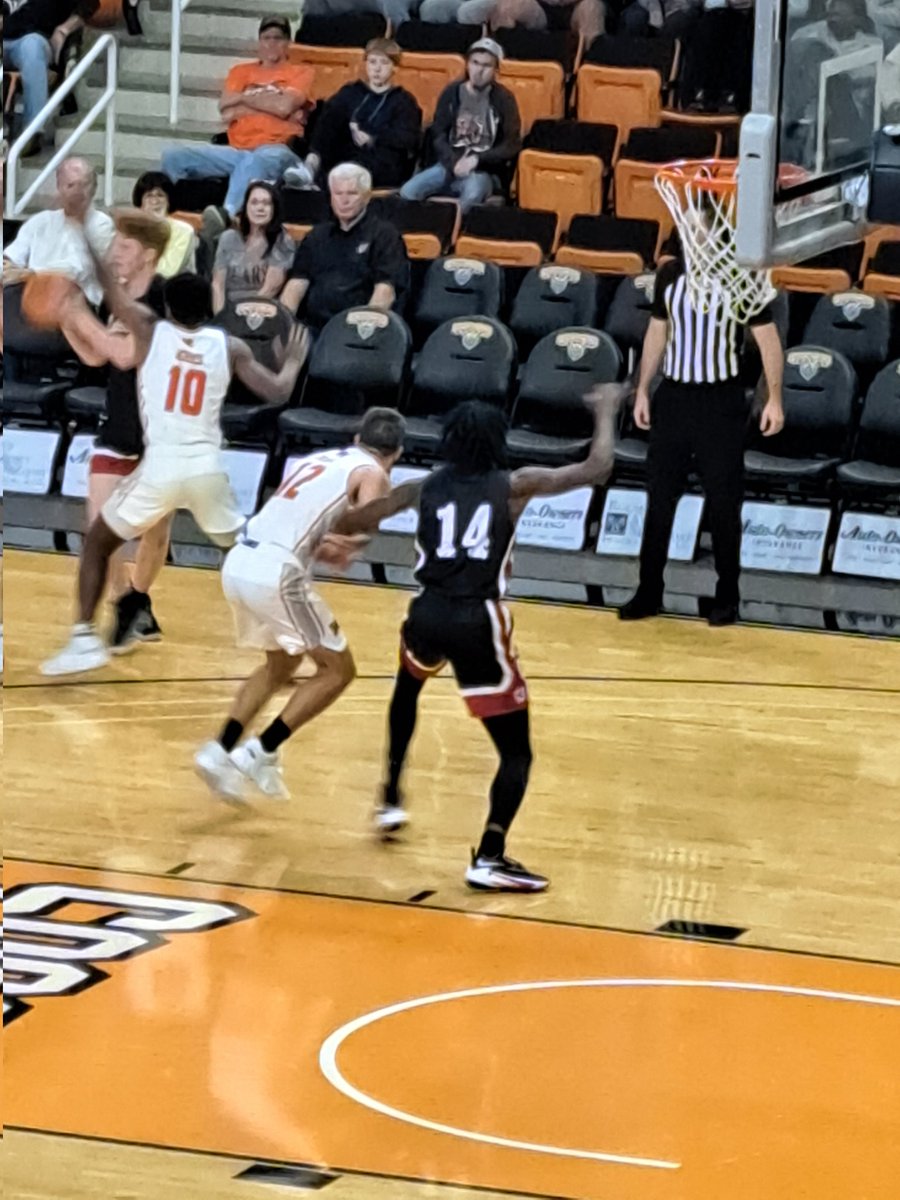 Stockbridge Boys Basketball tweet media