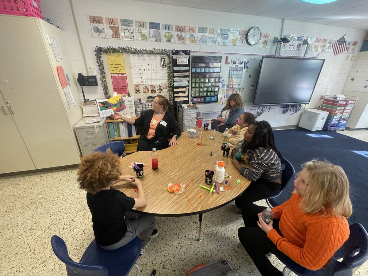 MsCsBusyBeees's tweet photo. Last week my sweet kiddos had a surprise visitor! In the morning they used clues to predict who the visitor would be,then when @karen_slagle joined us she led them in spooky literacy, science and math lessons!Even after retirement,she’s still a great educator! @Thalia_Ele https://t.co/XoZxTLGTH2