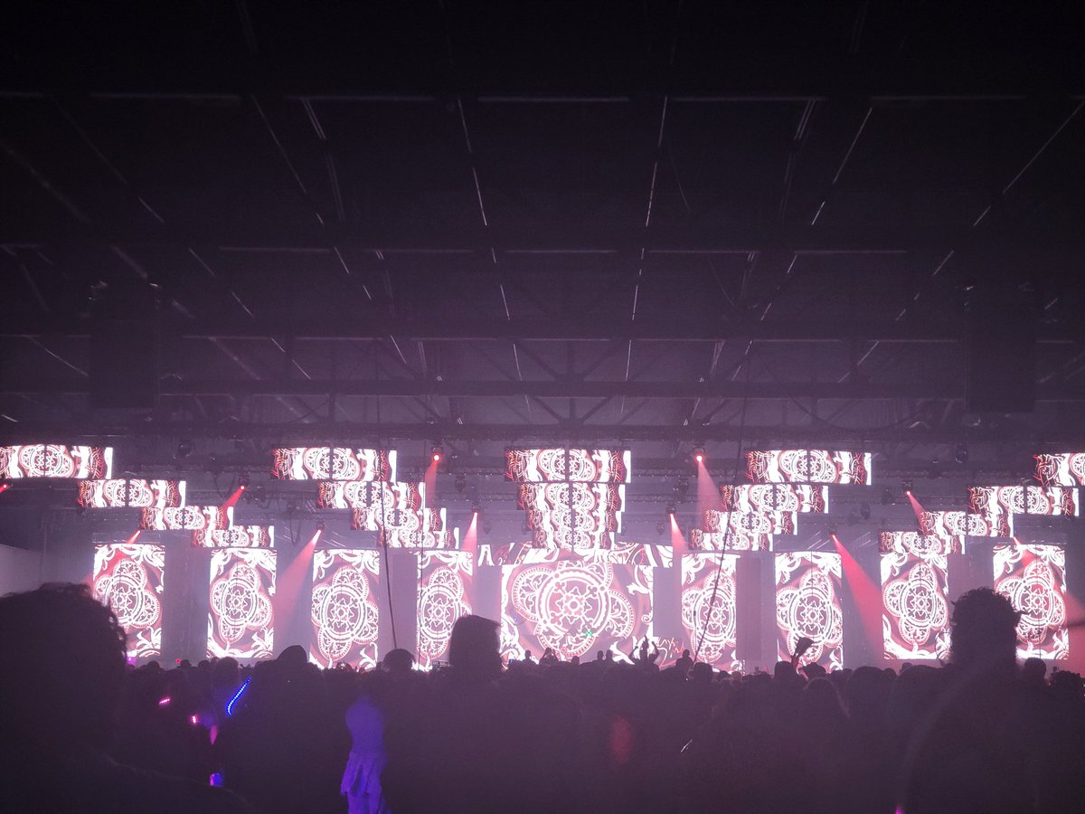 WOOO! Good job Freaks! That was an amazing event and we have you to thank for it!

Now we're moving onto <a href="/LightsAllNight/">Lights All Night</a> ✨️
⚠️DM for discounted hardcopies or use code CLAIRE15 at online checkout for $5 off!
