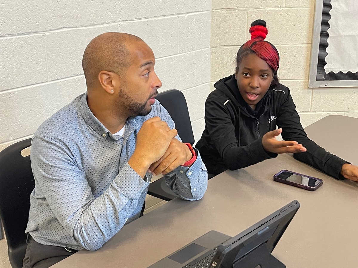 wardellhunterED's tweet photo. I got a chance to visit @apsDouglassHigh 9th Grade Academy today. One of their amazing students and star athlete give me a tour of their learning space #classof2026
#greatthingshappening #theylovetheirspace @apsupdate  @AP_Brooks @forrest_taylor1 https://t.co/8zqzYpU3lV