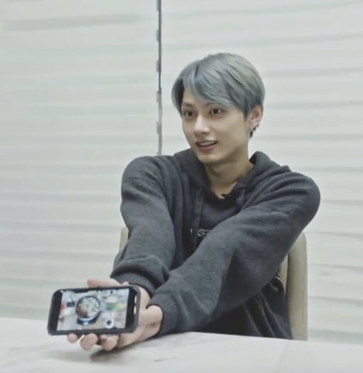 #MAMAVOTE #SEVENTEEN
오늘도 투표 열심히 해쥬실거죠?🙂