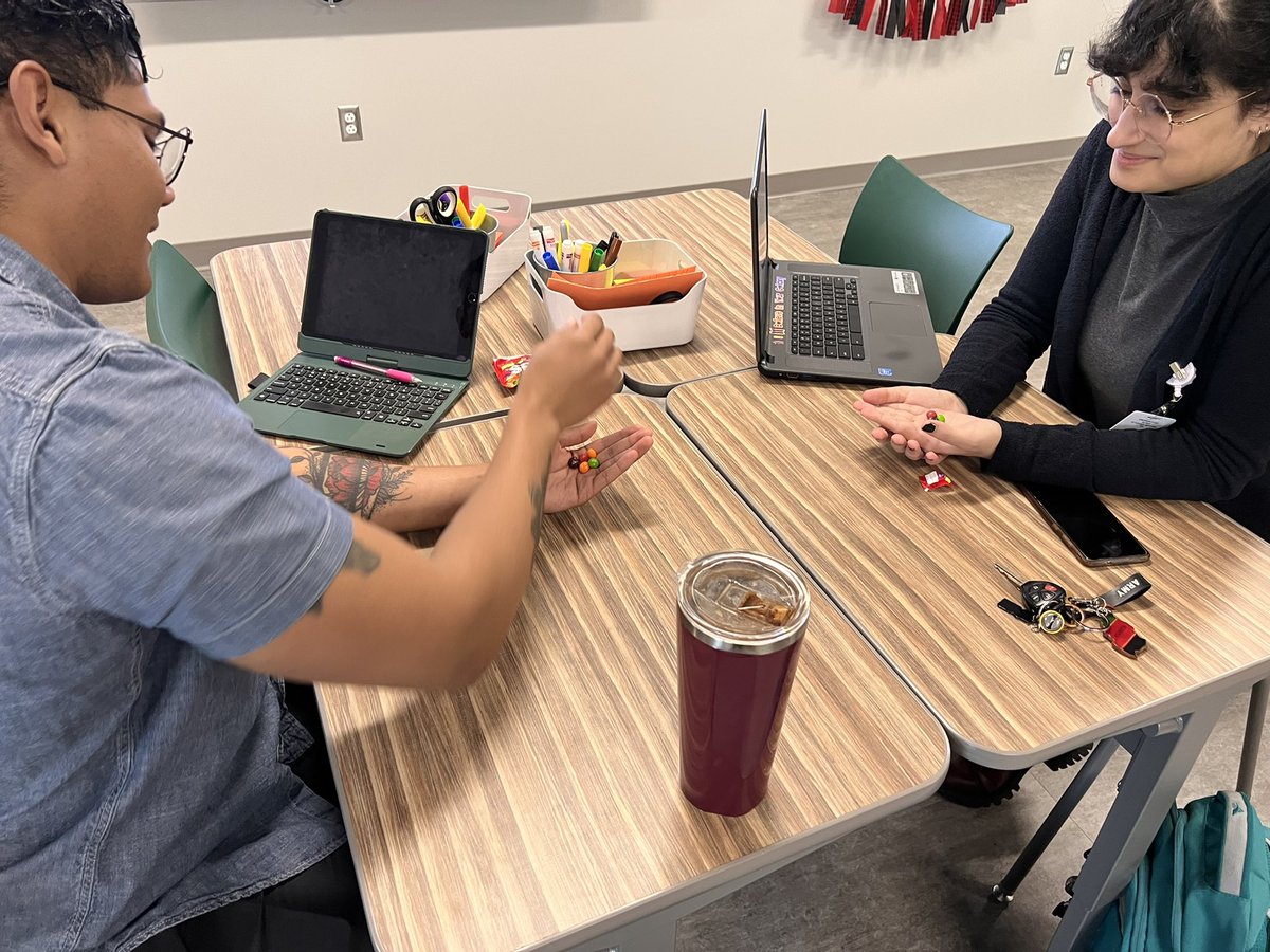 mfriesonTTU's tweet photo. Teacher Candidates practicing “Attitude of Gratitude” and sharing what they are grateful for. The conversation was guided based on the color of Skittles they selected! @7Mindsets @newcaneyisd #techteachacrosstexas https://t.co/H6ogbOYXpm