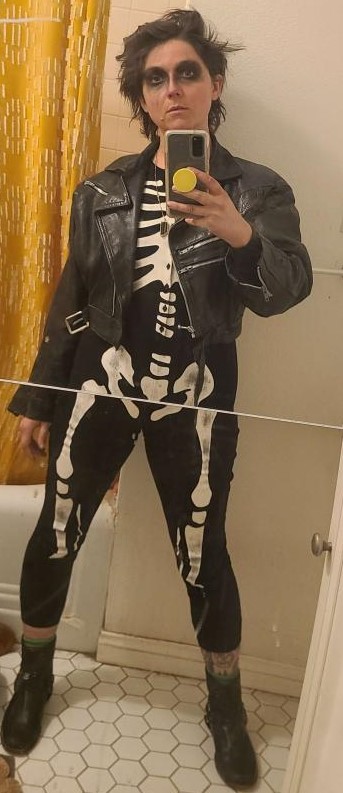quick halloween costume, but i'm feelin myself