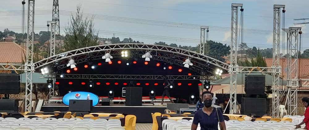 events_kool's tweet photo. You need stage, giant screen and sound system of all sizes; Kool Investment (U) Ltd @events_kool has got your back. Curved Roof 10x6.5m, Largest 13x7m, Medium 6x6m &amp; Smallest 5x5m stages with the best sound and lighting systems at a very pocket friendly price @RMushagara https://t.co/SNA1vhJYK4