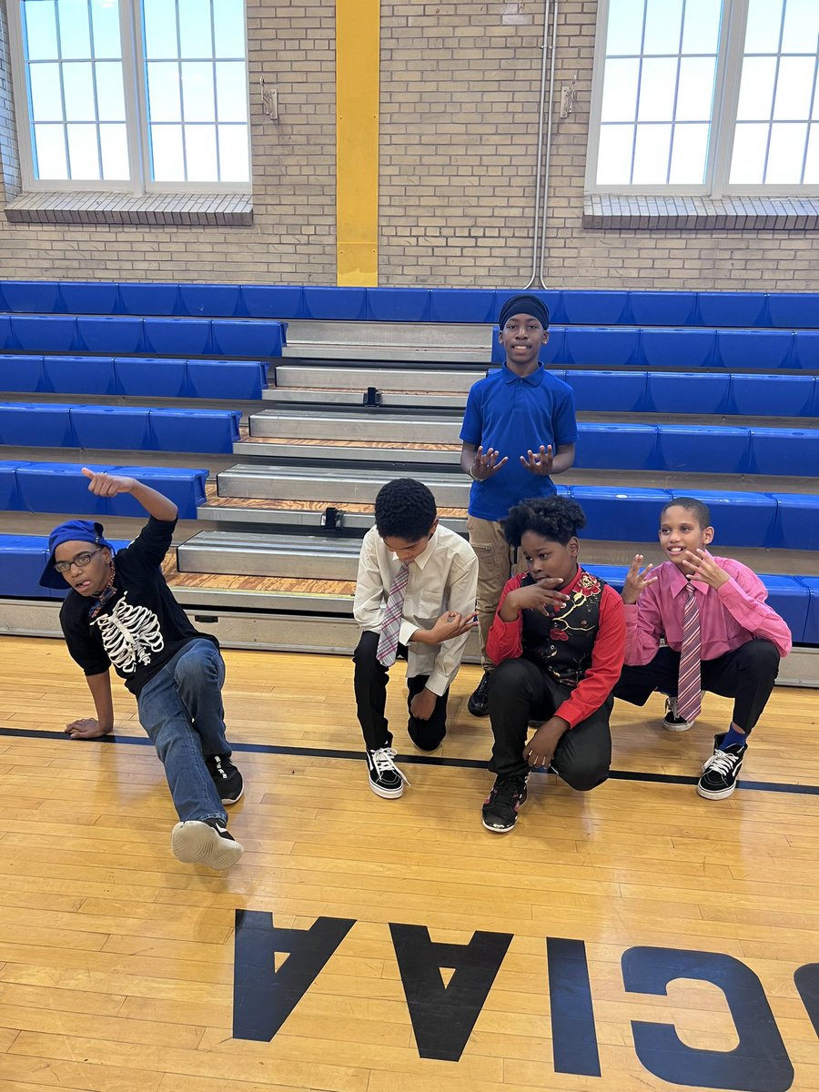 sciISlife's tweet photo. It was LIVE at the HIVE tonight! Today @KramerMiddle held the 1st homecoming dance!! The kids danced, sang, took pics and looked amazing while doing it! Almost shed a tear thinking of how far we’ve come in a year! #gamechanger #gotJOY?? @dcpublicschools https://t.co/N5NSlNZ3SF