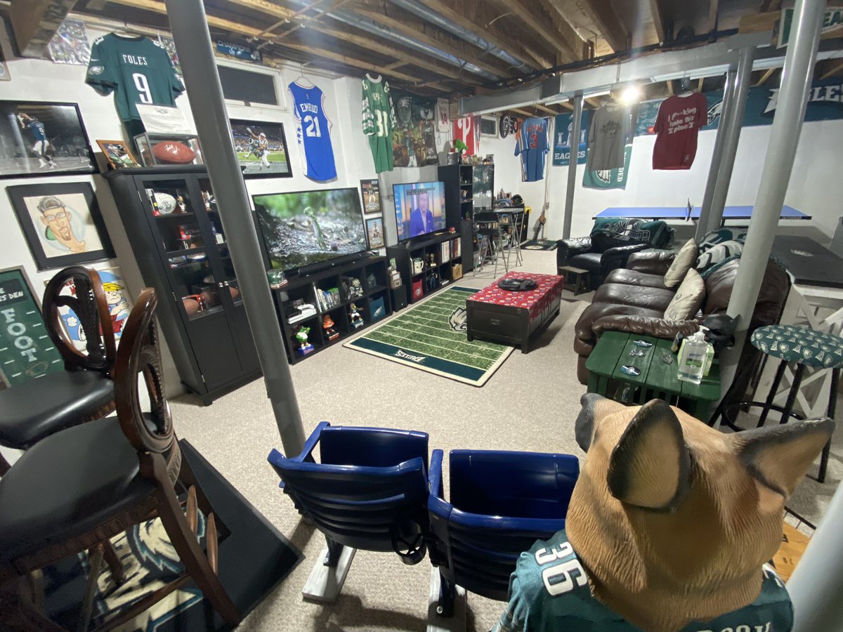 EaglesDen_'s tweet photo. You want Philly, Philly?!? @Eagles @Phillies @FOX29philly @MikeFOX29 @AlexHolleyFOX29 @KarenFox29 @BobKellyFOX29 @JennFredFOX29 #fox29goodday @NBCSPhilly https://t.co/XAm7p9xBje