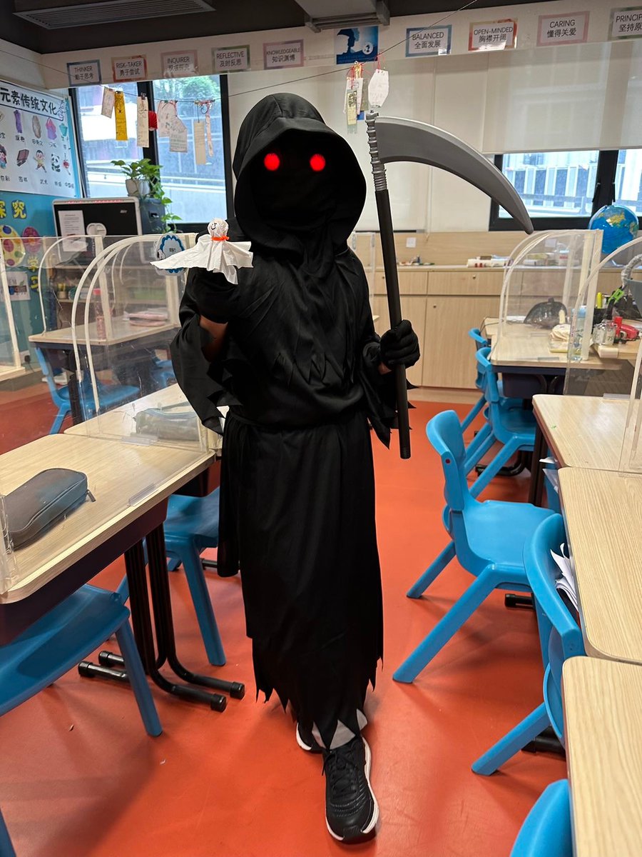 HanAcademyHk's tweet photo. A very spooky start to our English Week! From ghosts, goblins, and a few Harry Potter characters casting their spells! 

👻🧙🏻🧙🏻‍♂️😱

#HanAcademy #EnglishWeek #Halloween #SmallButMighty https://t.co/ZEvtf8tKN9
