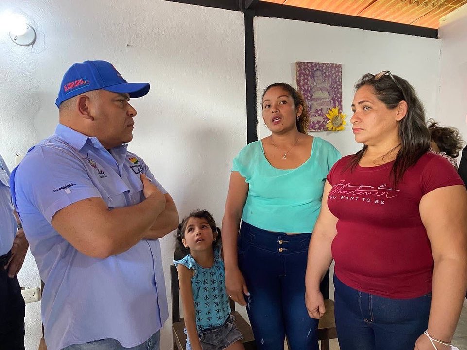 Adolfo Pereira Gobernador (@adolfop_oficial) on Twitter photo #3Nov Hoy visitamos Padre Oreni en el municipio Crespo, junto a su alcalde <a href="/JulioGarcesA/">Julio Garces Alcalde</a> supervisé la construcción de 10 viviendas dignas que se están culminando mediante MinComunas, Alcaldía y Gobernación.
¡Trabajo en equipo! #3Nov Hoy visitamos Padre Oreni en el municipio Crespo, junto a su alcalde <a href="/JulioGarcesA/">Julio Garces Alcalde</a> supervisé la construcción de 10 viviendas dignas que se están culminando mediante MinComunas, Alcaldía y Gobernación.
¡Trabajo en equipo!