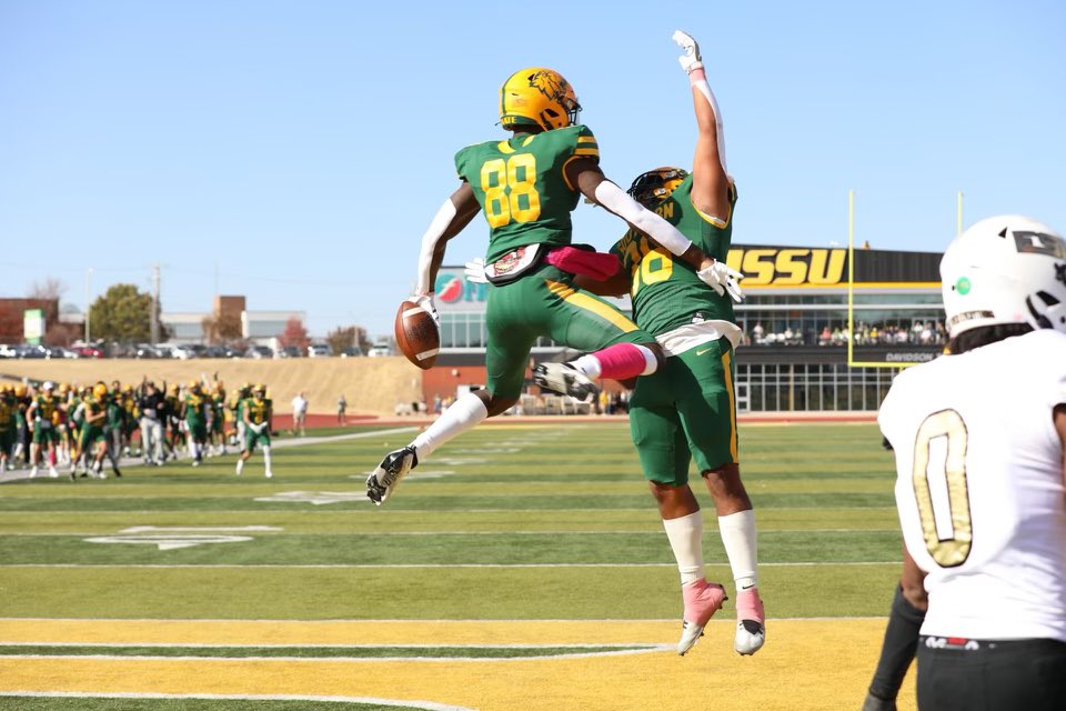 young_deontae's tweet photo. After a great conversation with @CoachRahl I am extremely blessed to receive my first offer from @MOSOFootball 💚💛 @NLRFB @smanellums #FAATE x #THEPride https://t.co/RUNzDy9o4a