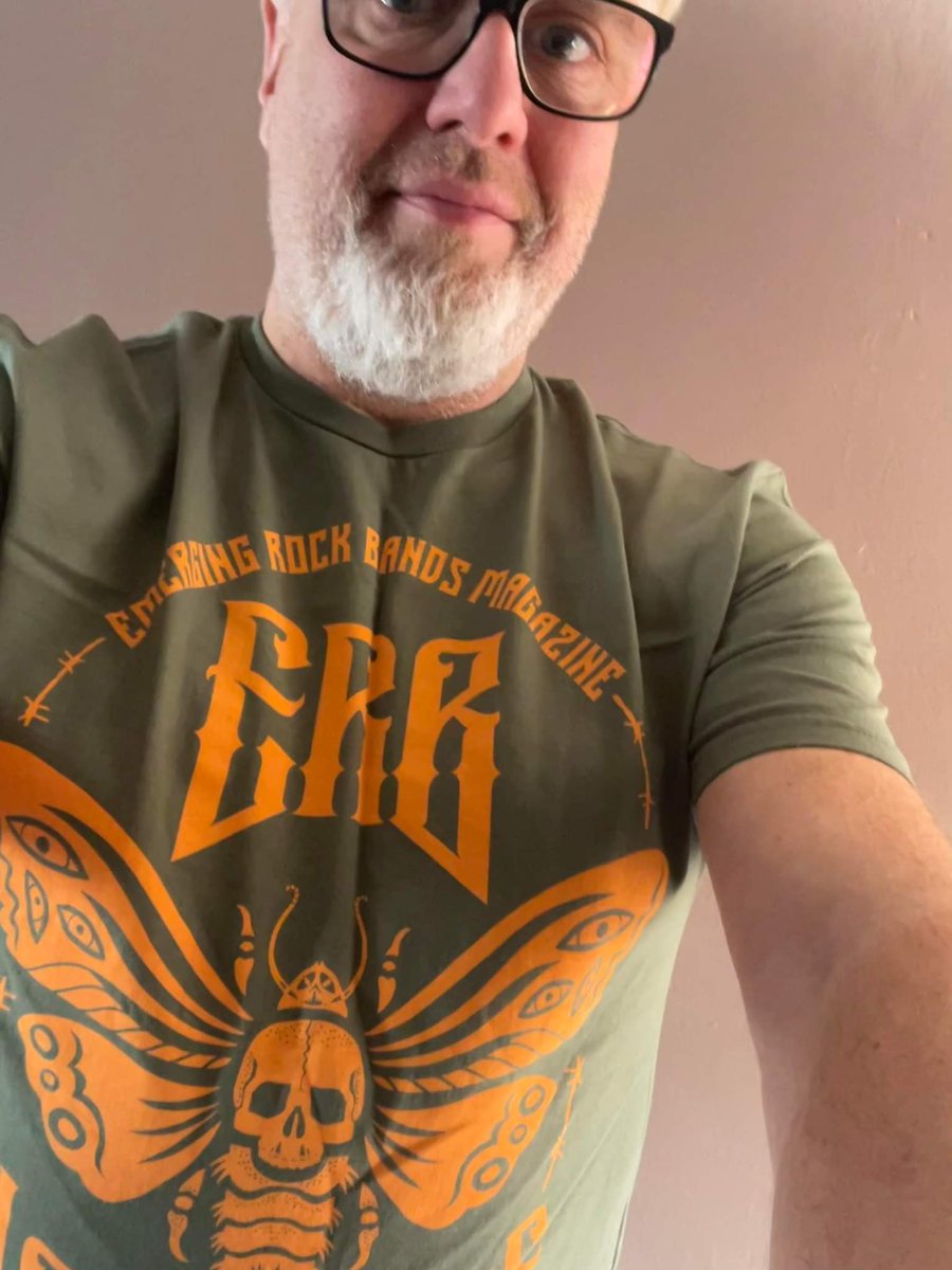 EmergingRock's tweet photo. Craig & Steve have got theirs; has yours arrived? 😍 #SnapASelfie #ERBTShirt #ERBMagazine https://t.co/TbF8u2vqJ2