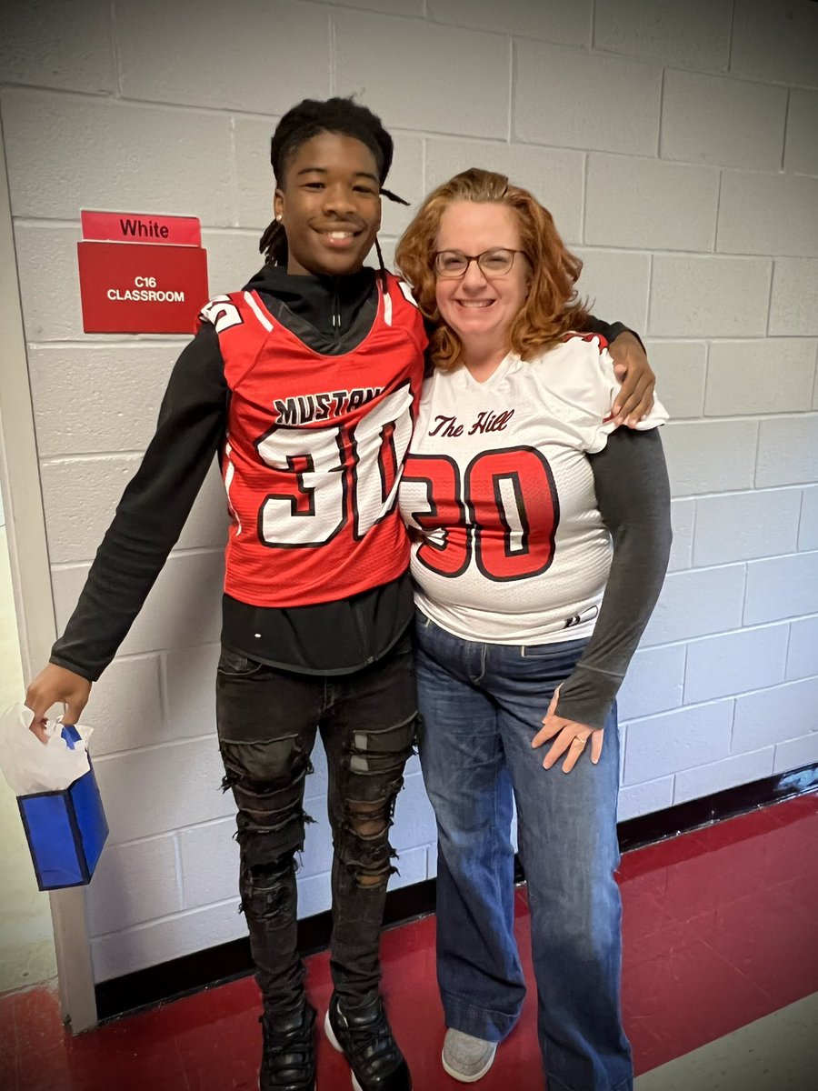 White0Trudy's tweet photo. Honored and blessed. Thank you Larrell. I’m so proud to wear your number. #RTH https://t.co/KRkIDvC2CW