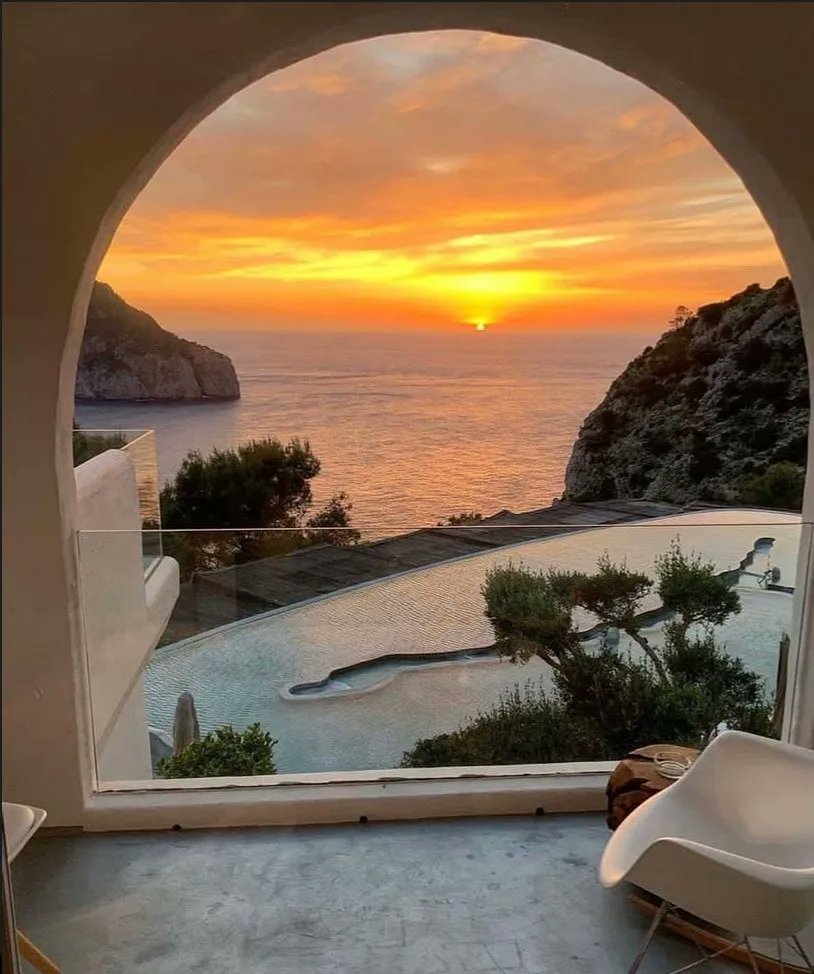 aestheticspost_'s tweet photo. Sunset in Ibiza, Spain https://t.co/p5rKiWLP3d