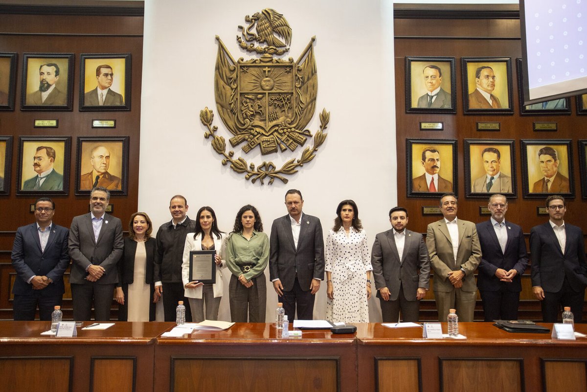 laboralistaqro's tweet photo. Agradecemos la invitación a participar en la ceremonia, en la que el Centro de Conciliación Laboral del Estado de Querétaro, recibió la acreditación como Entidad de Certificación y Evaluación, por el "CONOCER". https://t.co/Q5XrAD0beX