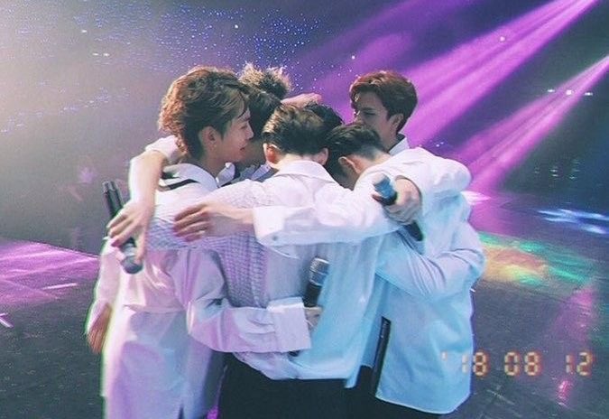 最後はこの画像で参加！
7年の再契約を越え、兵役を越え、デビュー10周年も越えBTOB第2章をひた走る彼ら
7人が6人になっても輝きを失わないけど、7人だった時を忘れることもない
예지앞사 
 #MAMAVOTE  #BTOB