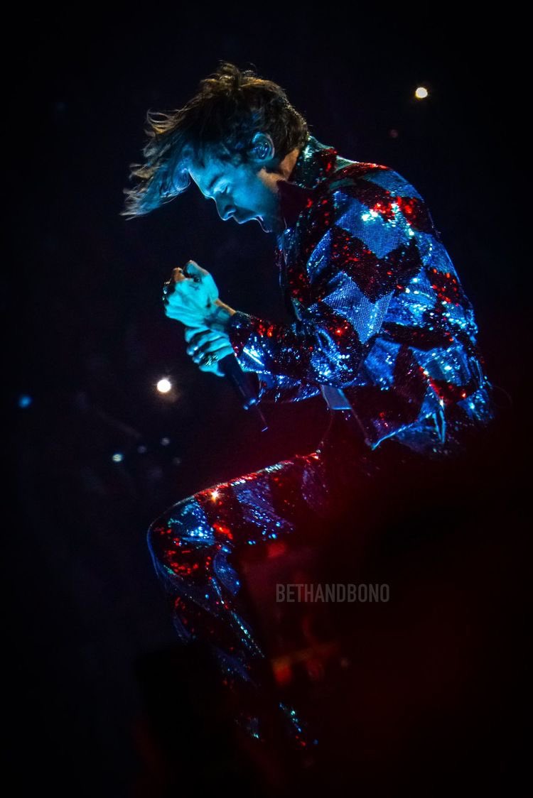 ㅤㅤㅤ
            𝓘𝐍𝐒𝐓𝐀𝐆𝐑𝐀𝐌  𝓟𝐎𝐒𝐓.
            ────﹫𝓱𝖺𝗋𝗋𝗒 𝓼𝗍𝗒𝗅𝖾𝗌✓

        〝𝖫𝗈𝗏𝖾 𝖮𝗇 𝖳𝗈𝗎𝗋. 𝖢𝗁𝗂𝖼𝖺𝗀𝗈 𝖨.
                            𝖮𝖼𝗍𝗈𝖻𝖾𝗋, 𝟤𝟢𝟤𝟤.〞