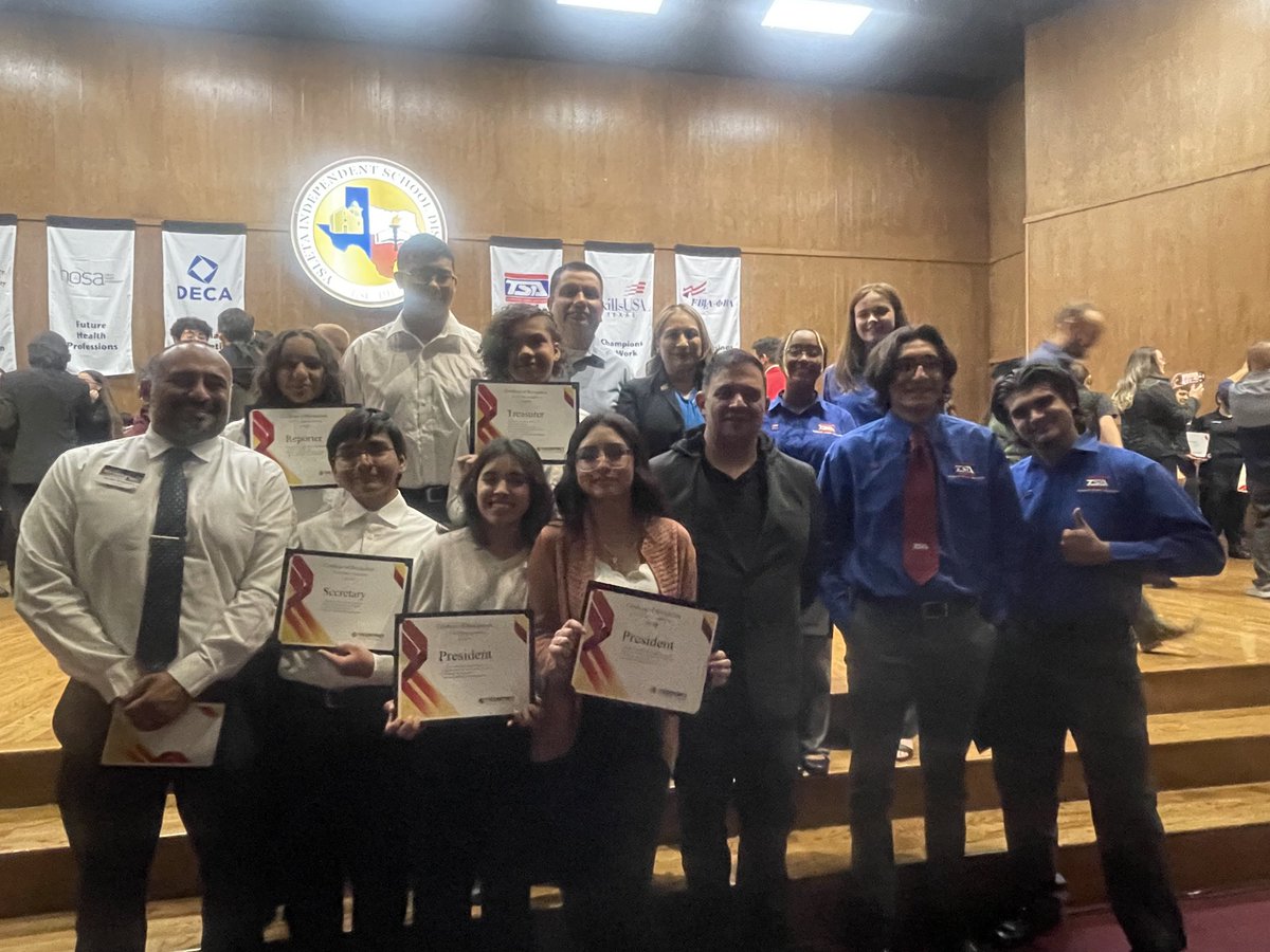 Maura_YISD_FSP's tweet photo. CTSO Officer Induction Ceremony Representing TSA and VEX for Parkland High School ⁦@JSalgado_PHS⁩ ⁦@phsmats⁩ ⁦@GAcosta_PHSMats⁩ ⁦ https://t.co/EBdZBVRvBv