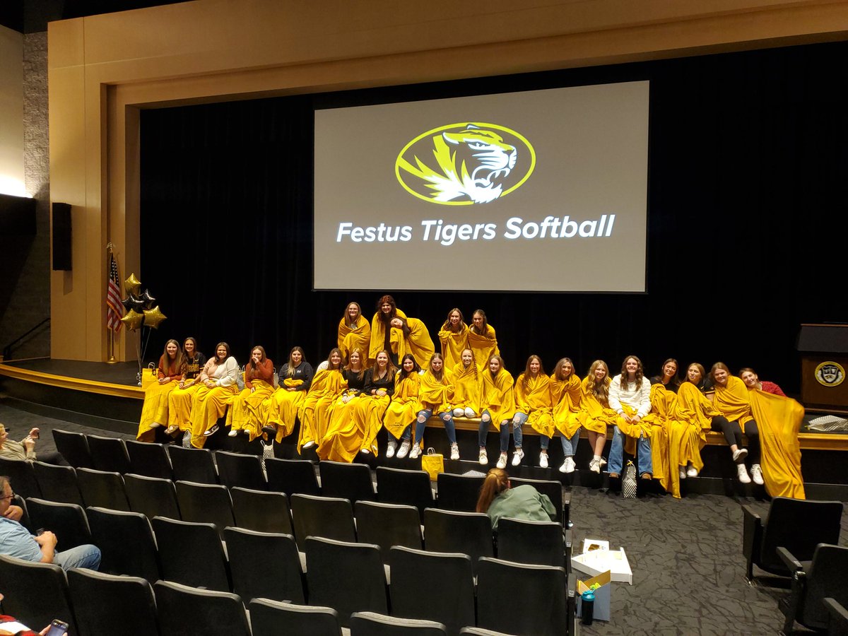 Festus Vars Softball tweet media