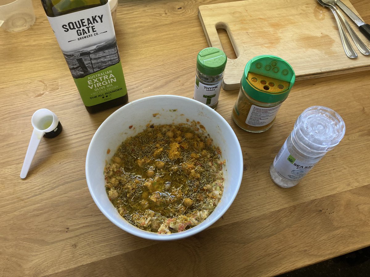 TrueBantingDiet's tweet photo. @TODAYshow These last 2 tweets today all by co-incidence, @HarvardHealth, then Today, I measured up today’s breakfast in line with Food Guide Pyramid, Breakfast: Approx 1.3 servings Fruit, 1.75 servings Grains, 2 servings Vegetables, 1.5 servings Protein, 1 tbsp Olive Oil, end w/ Coffee 😋 https://t.co/GwilemcDcm
