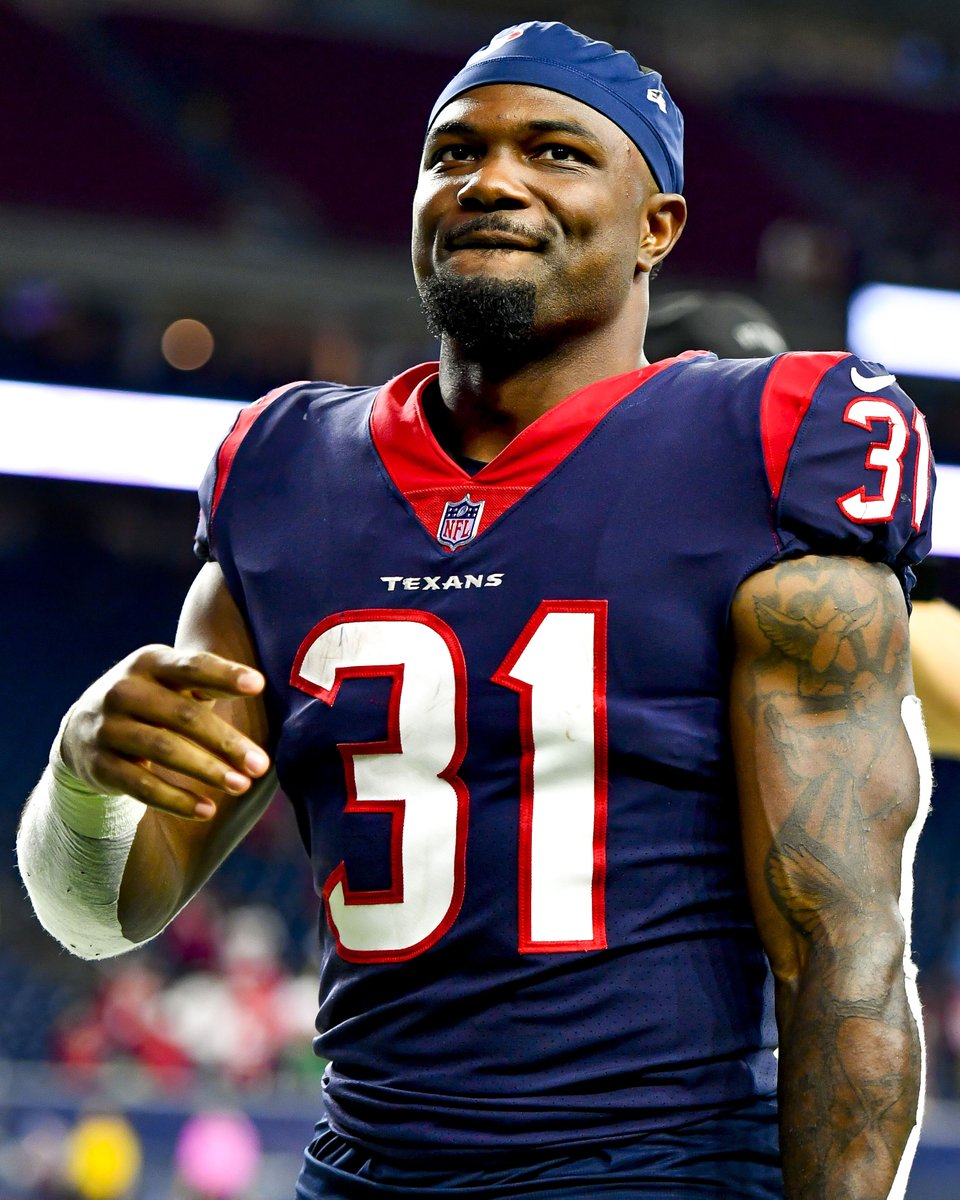 rotoworld_fb's tweet image. 88 yards on 13 carries.

Dameon Pierce was trucking in the first half. 😤