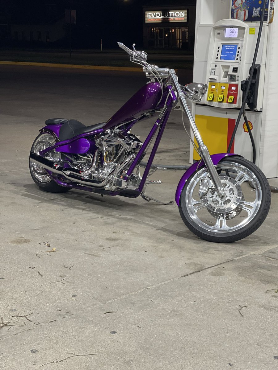 DamnitEvan's tweet photo. @KStateFB If you ever need a purple bike 👀😂 https://t.co/fr1e1auKGi