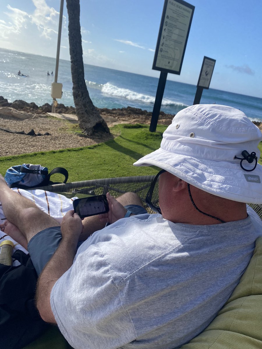 kewmom's tweet photo. Some come to @TurtleBayResort to watch the surfers 🏄🏾‍♂️ 🏄🏼‍♀️ , others come to watch the Bs @NHLBruins surf side.  🌊 🏒 🥅. https://t.co/V7PYmxeRK3
