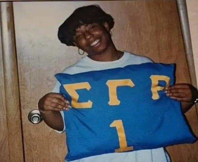 tfoste72's tweet photo. 30 Days of Sigma!
Day 3: Sigma Throwback
Taking it back to my undergraduate days at Clemson University in the Magnificent Mu Psi Chapter.
#ThrowbackThursday #TBT
#SGRho100 #Greater
#SGRhoCentennial #SigmaGammaRho
#EtaSigmaSigma #UpstatePoodles #MuPsiMade #ALLIN
πππ©ππ https://t.co/CbmdzyRopx