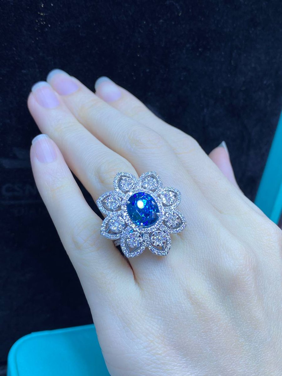 Csnj_Jewellery's tweet image. #Trending #Diamond Rings #VVS1 and Blue #Zircon availabe in #Stock ☎️ Call : 093584444 @Csnj_Jewellery #Cambodia

#trendingvideos  #luxurylifestyle #mensfashion #Collections #Stock #MyTwitterAnniversary #PichVoteySaravody  #PhnomPenh #COVID19 #พิชชี่ #PichyMemeXmissgrandthailand