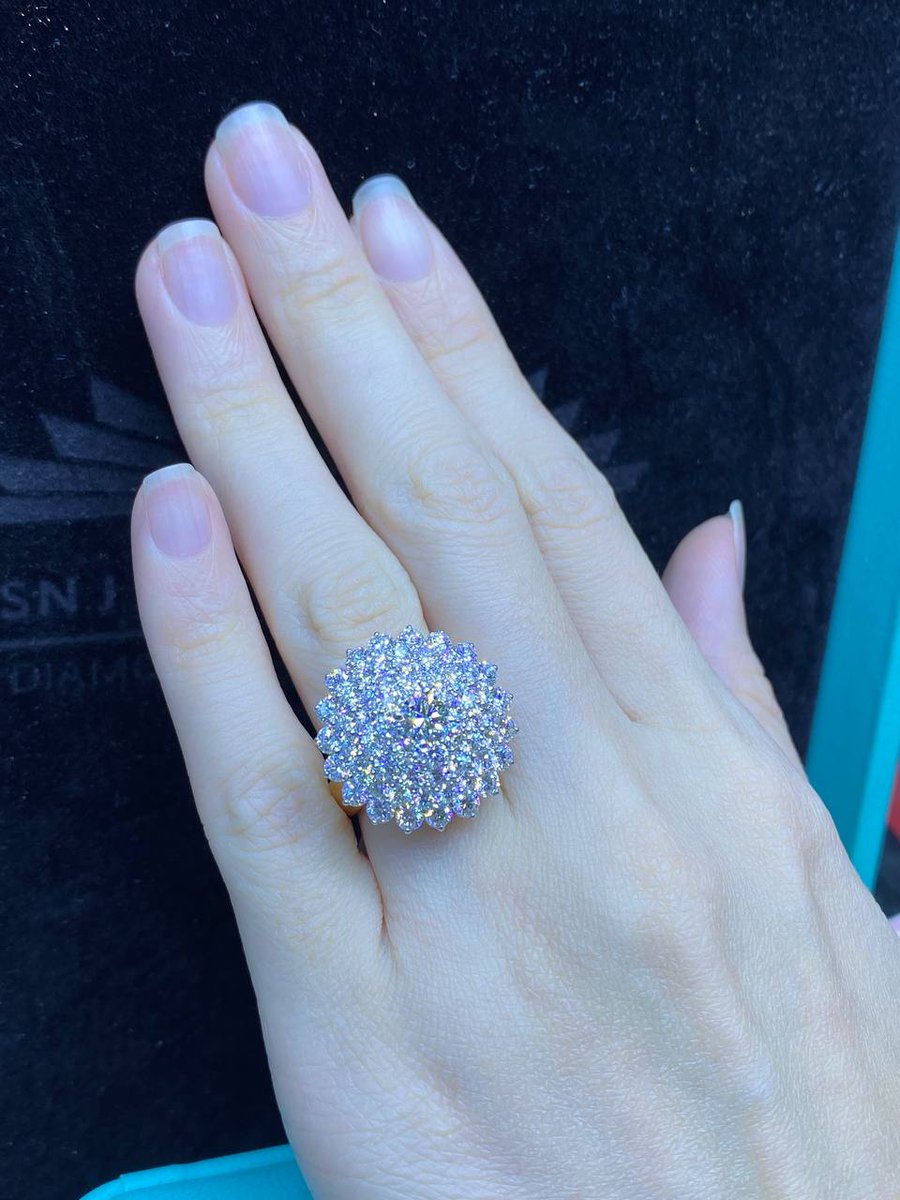 Csnj_Jewellery's tweet image. #Trending #Diamond Rings #VVS1 and Blue #Zircon availabe in #Stock ☎️ Call : 093584444 @Csnj_Jewellery #Cambodia

#trendingvideos  #luxurylifestyle #mensfashion #Collections #Stock #MyTwitterAnniversary #PichVoteySaravody  #PhnomPenh #COVID19 #พิชชี่ #PichyMemeXmissgrandthailand