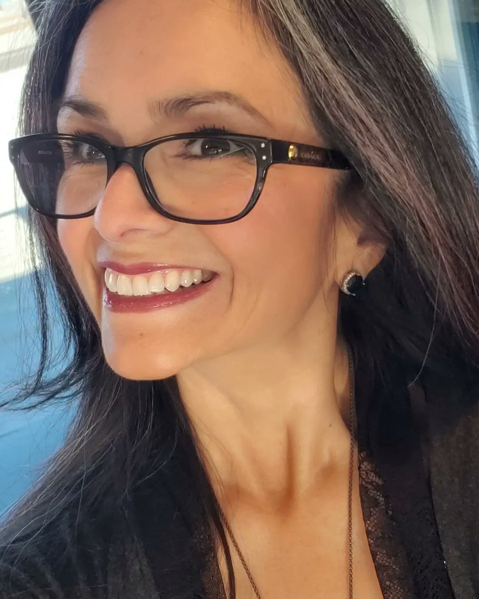 carmenmilagro's tweet photo. Ready for our Women, Wine and Wellness event...hope you get here soon! 
@carmmilagro 
#ccbdc #mcpc
#certifiedcbdconsultant 
#mastercertified #wellness
#coach 
#Founder at DIVINA and more!
Product info:
https://t.co/VvLqx9xgjE
Hemp CBD Education: https://t.co/431WDyPoyn https://t.co/BIZmZGbrkN