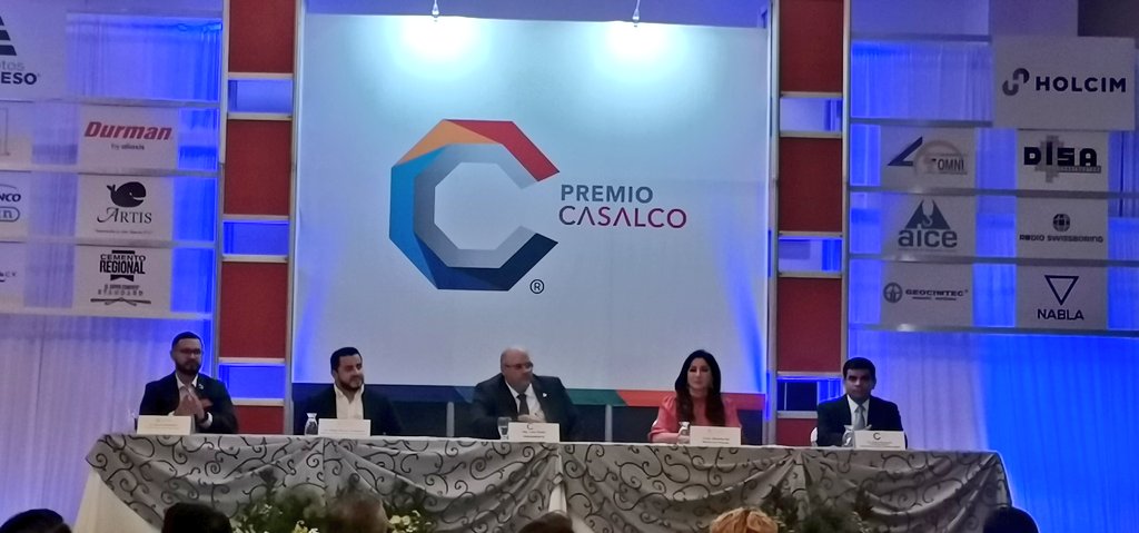 CASALCOsv's tweet photo. Esta noche, la gremial entregará a Grupo Solaire el PREMIO CASALCO, máximo galardón que se otorga de forma anual a una empresa por sus méritos éticos, empresariales y gremiales. https://t.co/BLZ0FwhP8T
