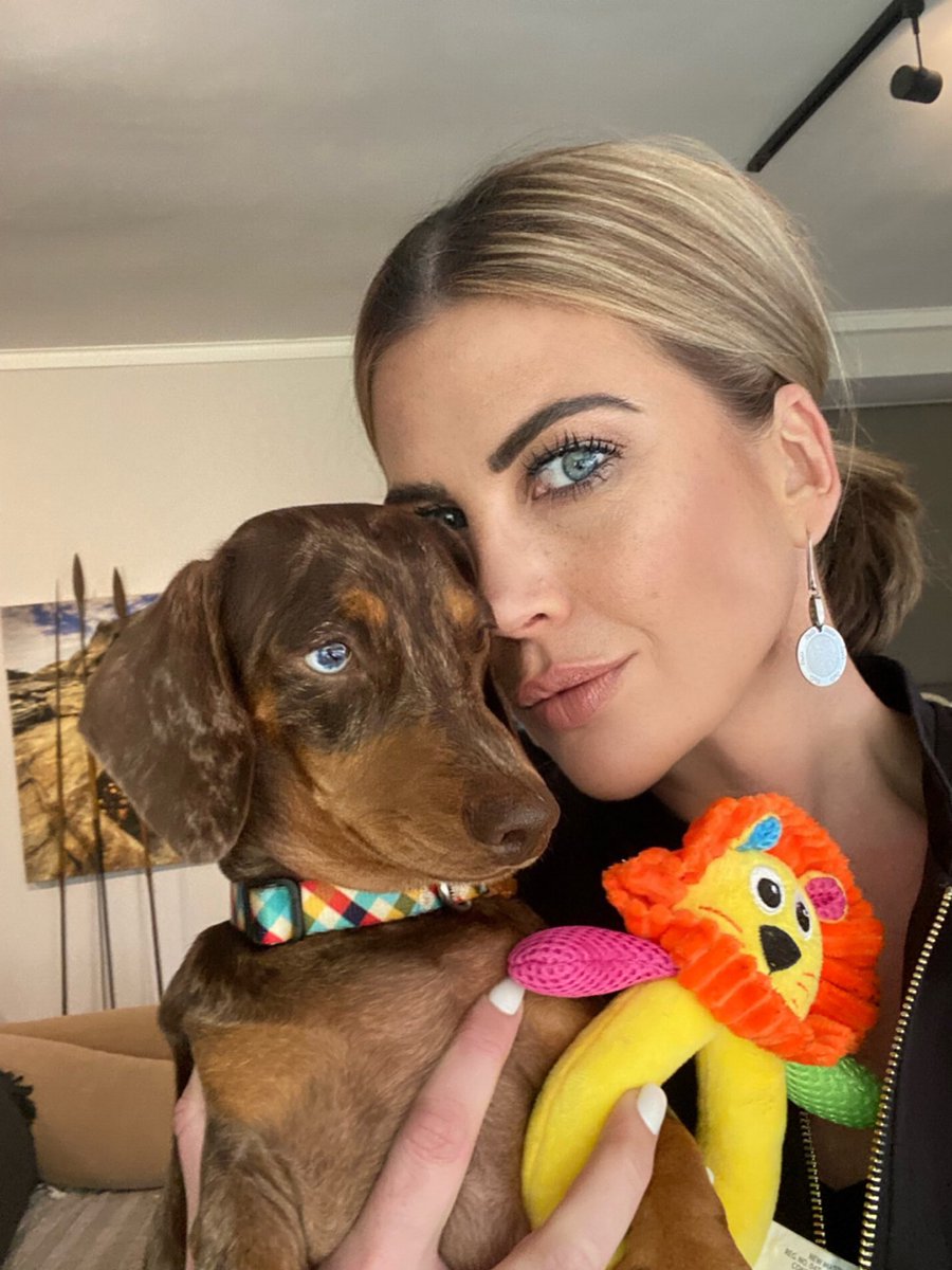 One Brown Eye 🤎 One Blue 💙
How Much We Love You Little Boo 
Happy 1st Birthday #JOSEPHINE 🧁 
2021-11-01