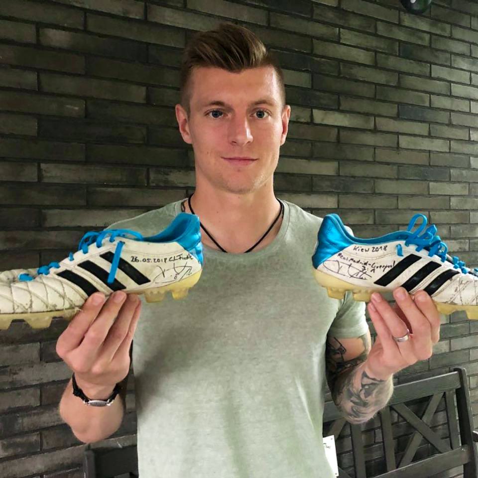 Madrid Zone on Twitter: "🎙| Toni Kroos: “My boots? Adidas makes them only for I've wearing the same model for 10 years, I need white boots, it's prettier.