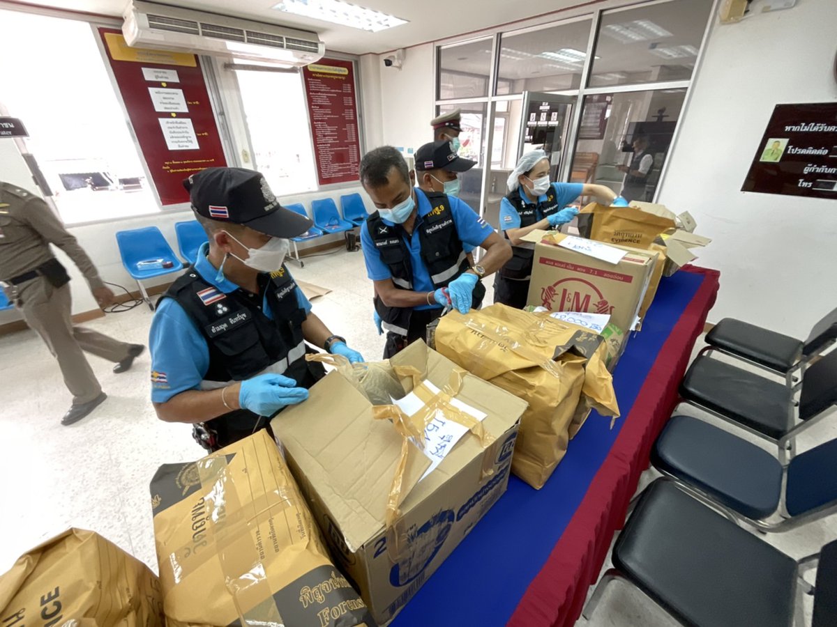pleunpit_Ch9's tweet image. ตรัง ผู้บัญชาการตำรวจภูธรภาค 9 แถลงยึดยาบ้าเกือบ 2 ล้านเม็ด​ม​ูลค่ากว่า 60 ล้านบาท​ @TNAMCOT