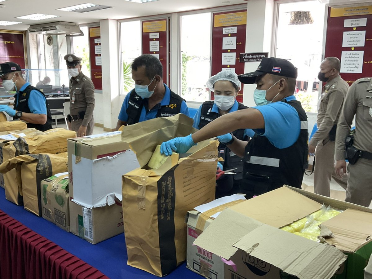 pleunpit_Ch9's tweet image. ตรัง ผู้บัญชาการตำรวจภูธรภาค 9 แถลงยึดยาบ้าเกือบ 2 ล้านเม็ด​ม​ูลค่ากว่า 60 ล้านบาท​ @TNAMCOT