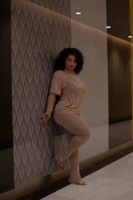 Watch Azita's leaked NSFW photo on TwXstars