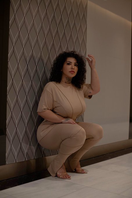 Watch Azita's leaked NSFW photo on TwXstars