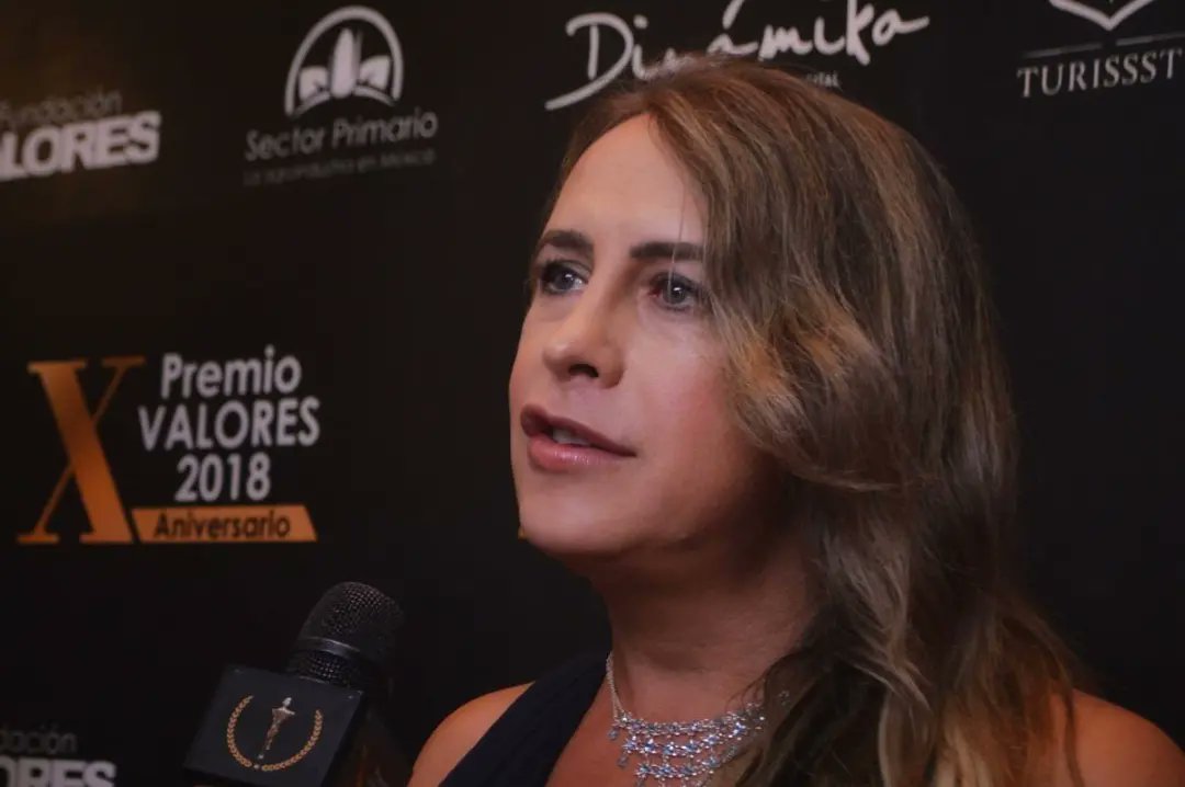 RevistaValores's tweet photo. Grandes personalidades y amigos han hecho especial cada una de estas entregas.
Gracias a todos.
.
.
.
.
.
.
.
.
.
#PremioValores2022 #SomosValores #GuerreroValores #FamiliaVALORES #politicamexicana #empresariosmexicanos https://t.co/f0wgTX0B41