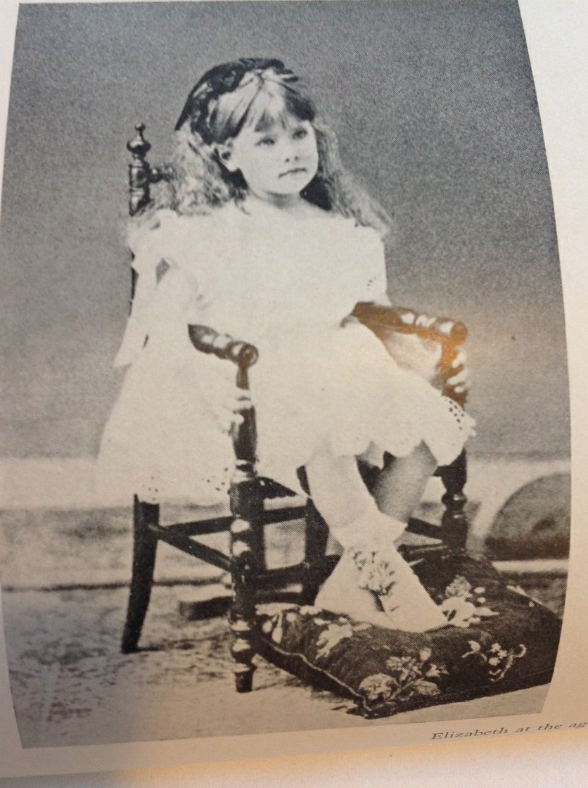 Elizabeth was aged 5 in this photo, therefore taken in 1871, a year after the family migrated from Sydney to London. She would go on to write 21 books,many of them best-selling as well as critically acclaimed.She deserves a blue plaque! @Heritage_NSW