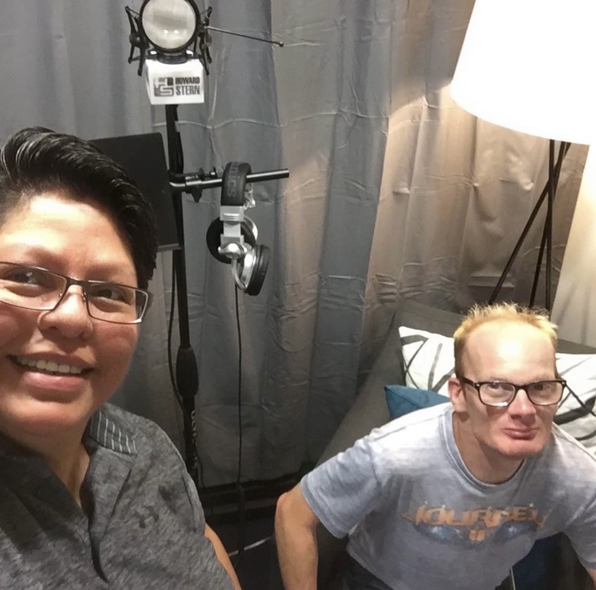 Pocahontas0470G's tweet image. @sternshow @iclightbeer @BarJutsu @Rickscabaretpit @TheSmilingMoose Whoop! Whoop! Look who’s comin back to PITTSBURGH Nov.15th!@HowardStern said we are“Three’s Company” in my interview! We will be at SCARPACI’S on Mt. Washington! See you there! ❤️❤️❤️🤓👍🏽