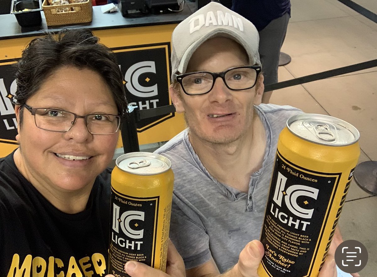 Pocahontas0470G's tweet image. @sternshow @iclightbeer @BarJutsu @Rickscabaretpit @TheSmilingMoose Whoop! Whoop! Look who’s comin back to PITTSBURGH Nov.15th!@HowardStern said we are“Three’s Company” in my interview! We will be at SCARPACI’S on Mt. Washington! See you there! ❤️❤️❤️🤓👍🏽